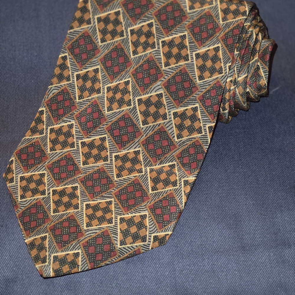 Perry Ellis Red and Gold Geometric Tie